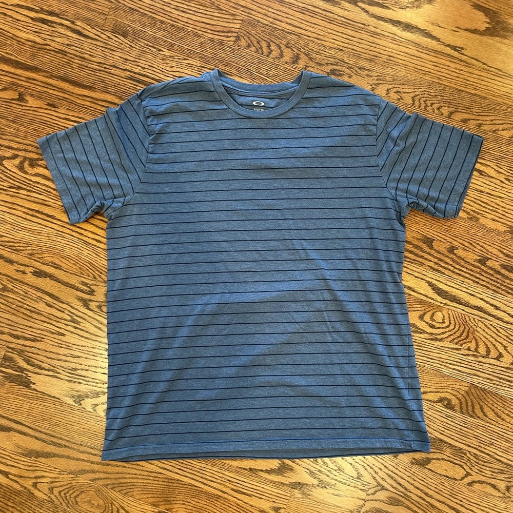 Men’s Striped Oakley Shirt XXL (fits like XL)